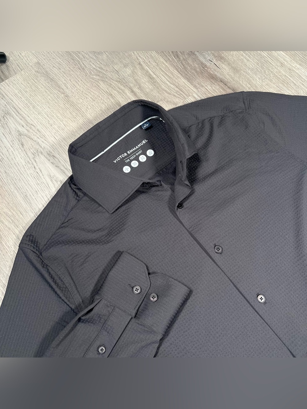 NWOT Victor Emmanuel Men's Black Tech Shirt long sleeve Button L 16” Stretch Bra